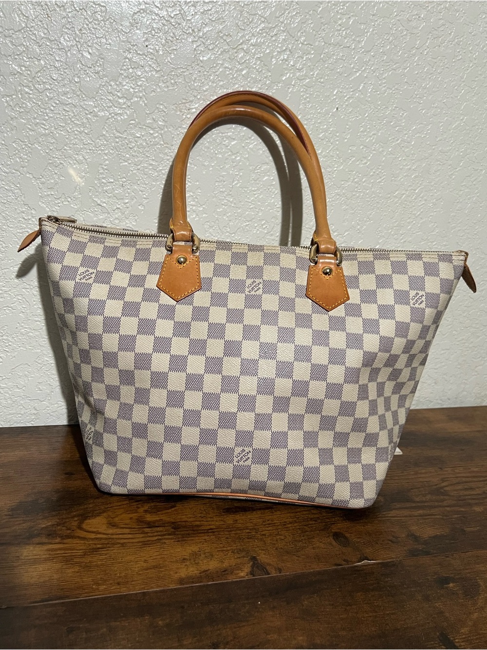 Gorgeous Louis Vuitton Damier Azur Check Tote in Cream and Tan Leather